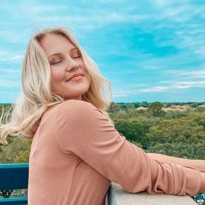 Meet your Posher, Laurin